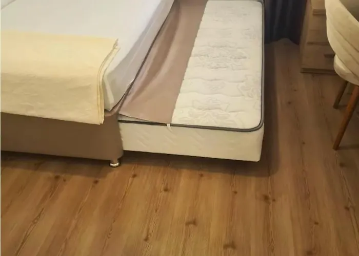 Appartamento Centrally Located With Hotel-style Privileges